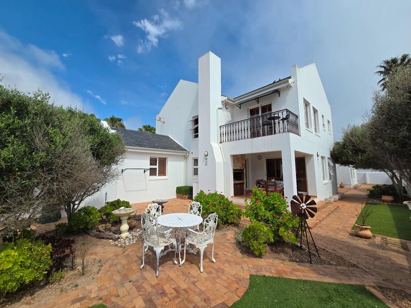 5 Bedroom Property for Sale in Golden Mile Western Cape